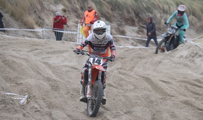 Jacky Tausch wins beach cross in Zoutelande!