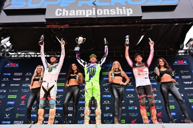 Anderson nibbles at Tomac's lead