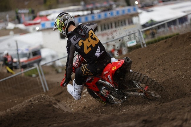 Cold-blooded Tim Gajser wins first series in Trentino