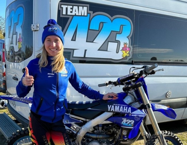 Fiona Hoppe skriver kontrakt med Team Yamaha Racing 423
