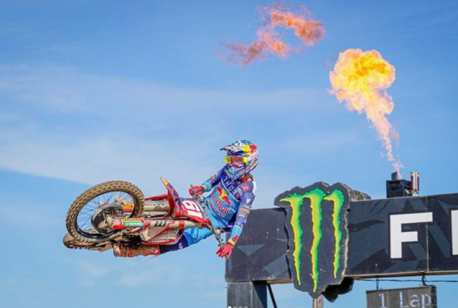 MXGP Qualifying: Jorge Prado wins with his fingers in his nose