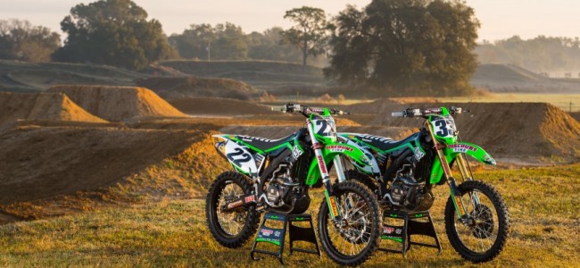 Team photo shoot: TwoTwo Motorsports