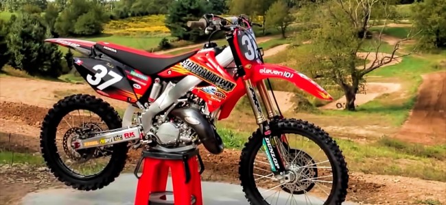 VIDEO: sounds like music that CR125 two-stroke!