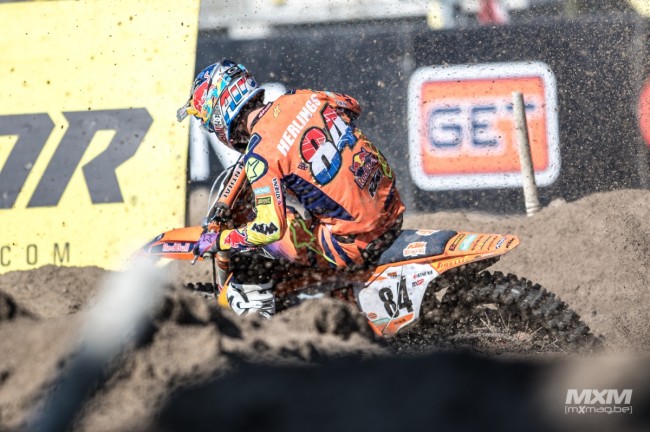 PHOTO: eating sand in Assen!