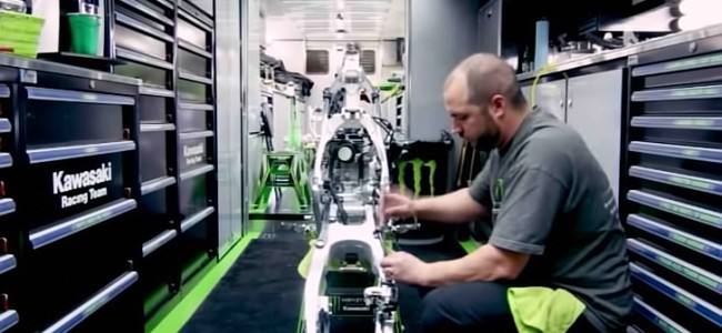 VIDEO: How factory teams rebuild engines