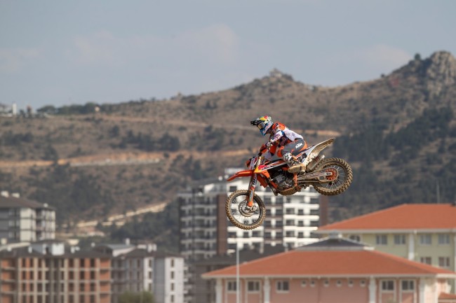 Five points separate Herlings from world title after MXGP of Turkey!
