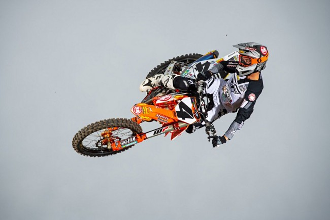 See the Rocky Mountain KTM photo shoot