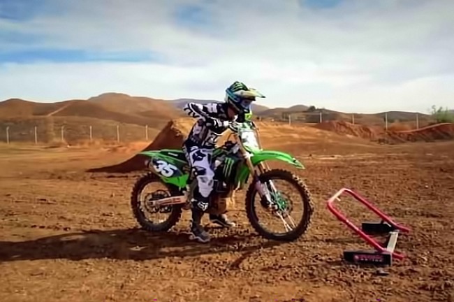 SX for dummies video: How to take the holeshot?