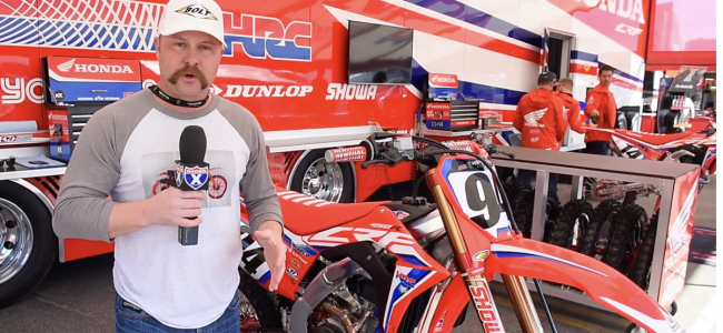 Video: Supercross 450 factory bikes