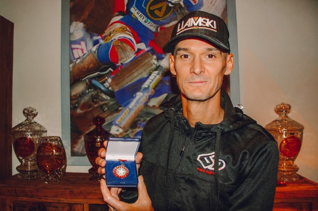 Stefan Everts receives the star from Studio Brussels