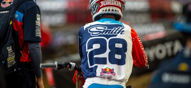 Video: Experience Jordon Smith's wheel change and race from the front row!