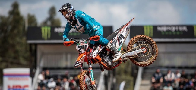 Shaun Simpson goes solo with his own team!