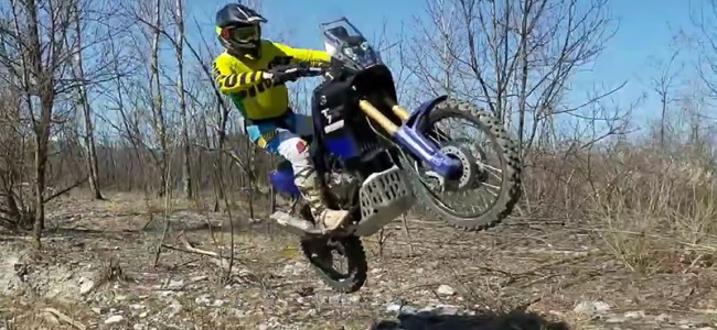 VIDEO: Hard knallen met een dikke Yamaha!