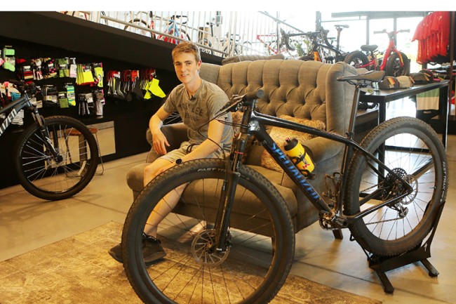 Jago Geerts chooses Specialized & S-Bikes!