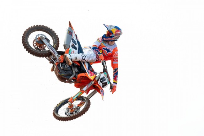 Jeffrey Herlings wins first round of Axel!