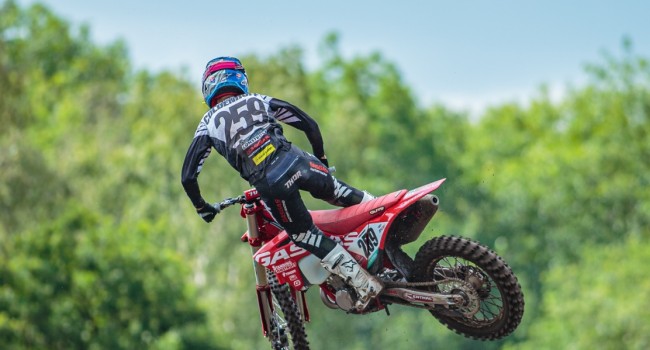 Gajser wins the first heat in Kegums ahead of Coldenhoff