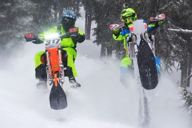 VIDEO: racing in the snow with modified motorcycles