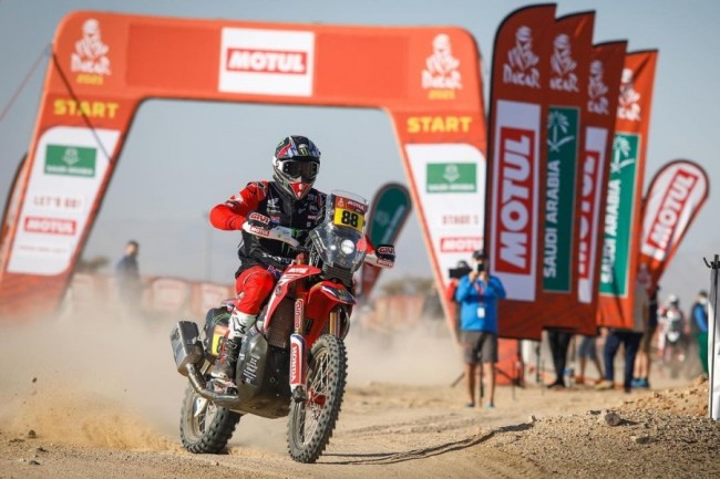 Rally Dakar: Honda se duplica, KTM muerde el polvo