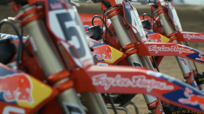 VIDEO: Mød TLD Red Bull GASGAS Factory Racing Team