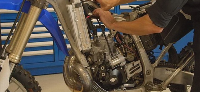 VIDEO: En elektrisk startmotor för en YZ250