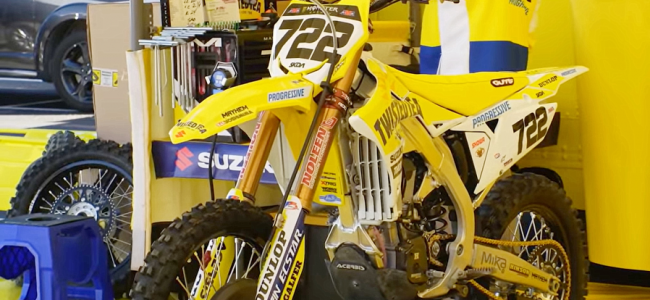 VIDEO: the Factory bikes at the SX in Glendale.