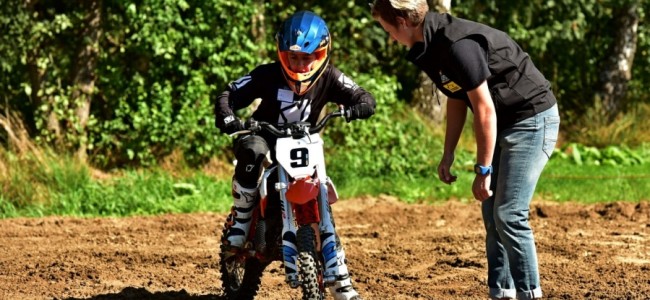 I går startede en tre-dages motocrosslejr for børn i Gooik