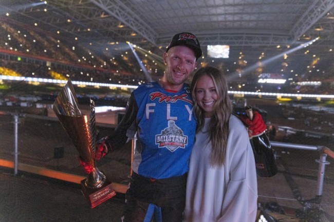 McElrath takes historic SX2 world title!