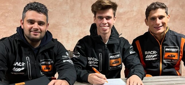 Valerio Lata skriver på med Beddini Racing-KTM