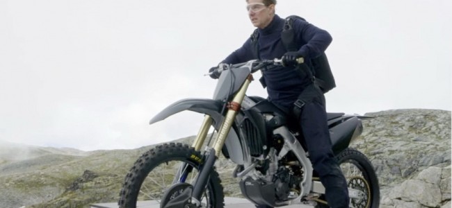 VIDEO: Tom Cruise hace acrobacias con moto de cross para la nueva Misión Imposible