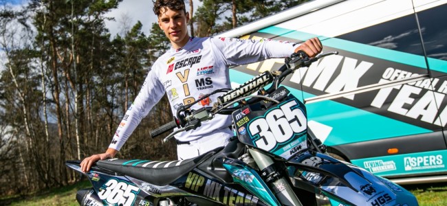 Adria Monne signs with VIP Lounge MX Team
