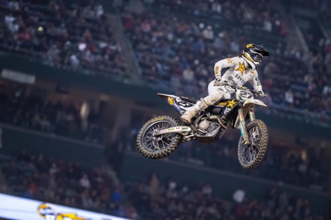 Malcolm Stewart signs new Husqvarna contract