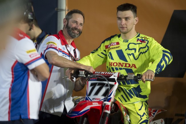 evgeny-bobryshev-and-mechanic-dominique-alleaume-lowres