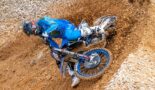 Agueda EMX250: Janis Reisulis zet de zaak recht in modderbad.