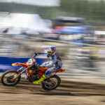 Lucas Coenen demonstreert in Finse openingsrace!