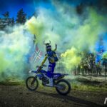 VIDEO: Isak Gifting en emotionele YZ BLU CRU