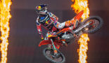 VIDEO: Eli Tomac wint in KTM debuut!
