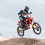 Liam Lawson en Lewis Hamilton op noppenbanden!