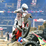 JopaMX-rijder Schmüser op titelkoers in SuperEnduro