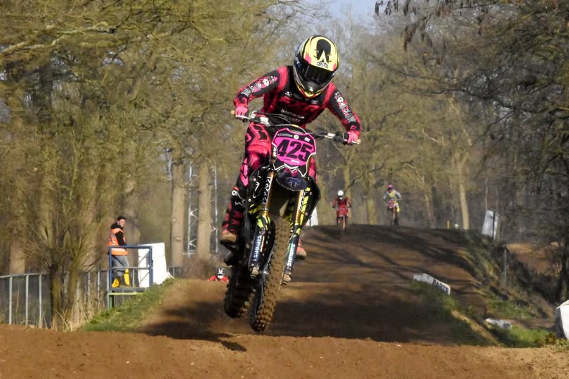 Amber Simons MON Dames Cuijk motorcross
