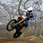 MON: Liam Peeters opent seizoen met dubbele manchezege