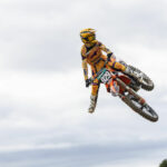 EMX125: Ernecker pakt openingswinst in chaotische race