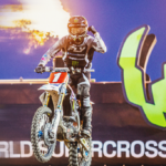 Anstie opent titelverdediging met overtuigende zege in Calgary
