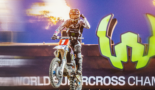 Anstie opent titelverdediging met overtuigende zege in Calgary
