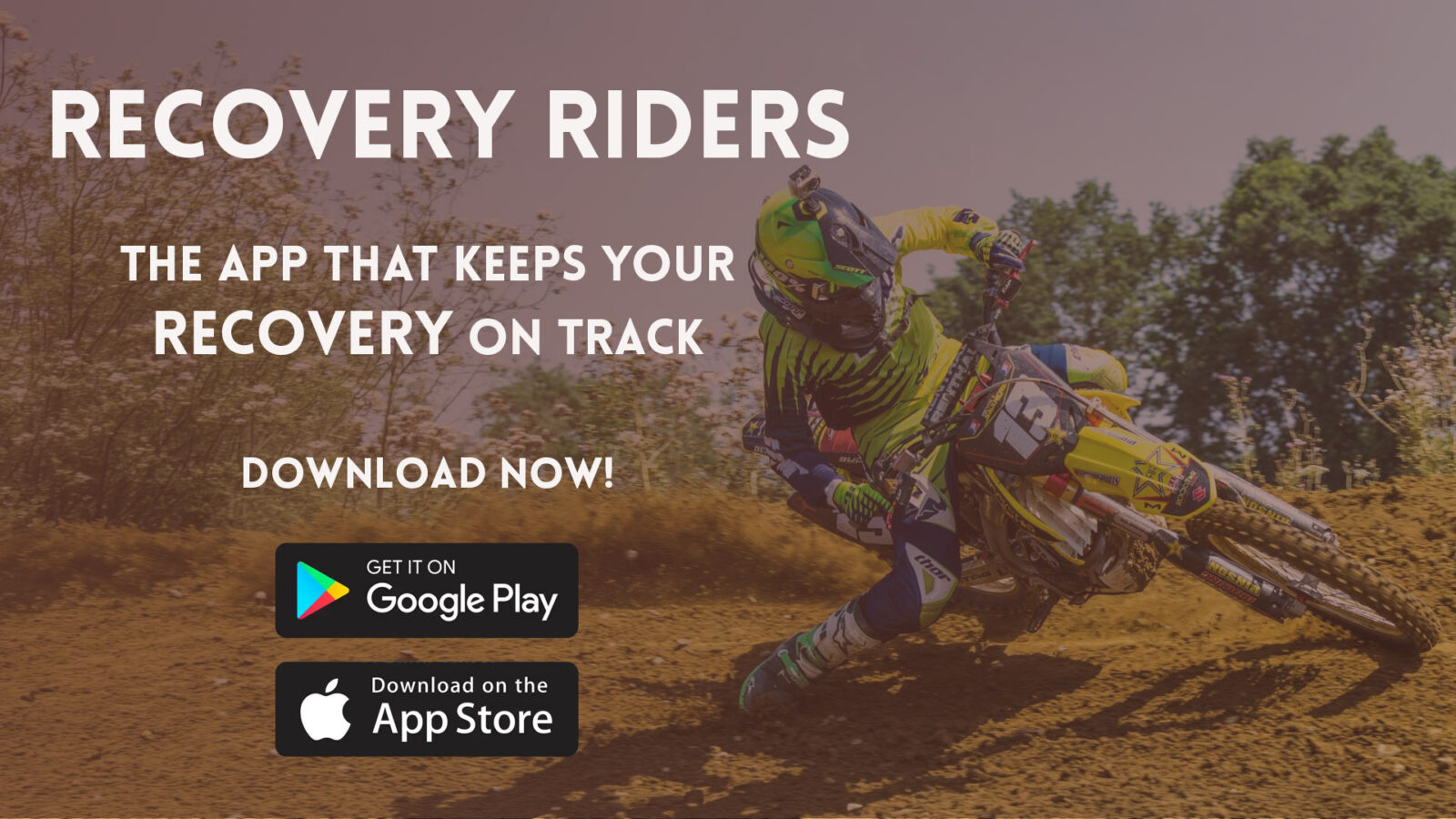 Banner van Recovery riders met links tekst en rechts een afbeelding van een motocrosser die door een bocht gaat