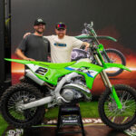 VIDEO: Zo klinkt de nieuwe Kawasaki KX327 tweetakt