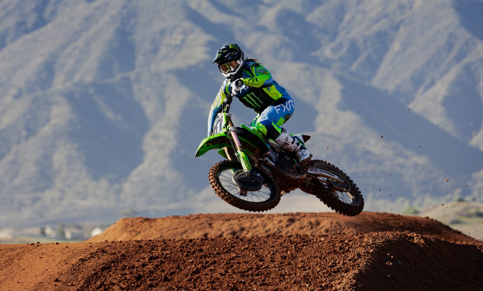 Malcolm Stewart in Monster Energy Kawasaki-kleuren voor 2027